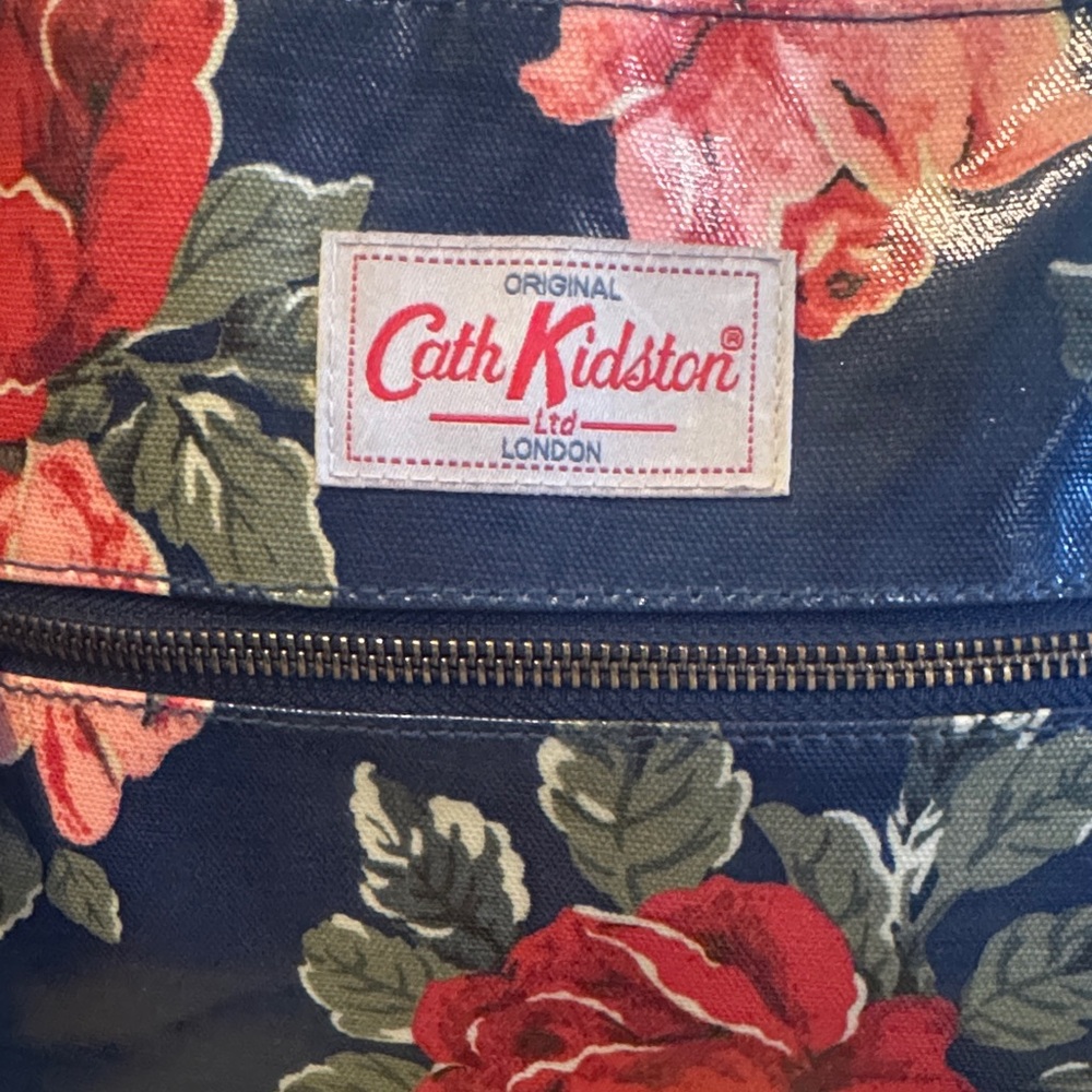 Cath Kidston Navy and Red Floral Crossbody Bag - Picture 2 of 9